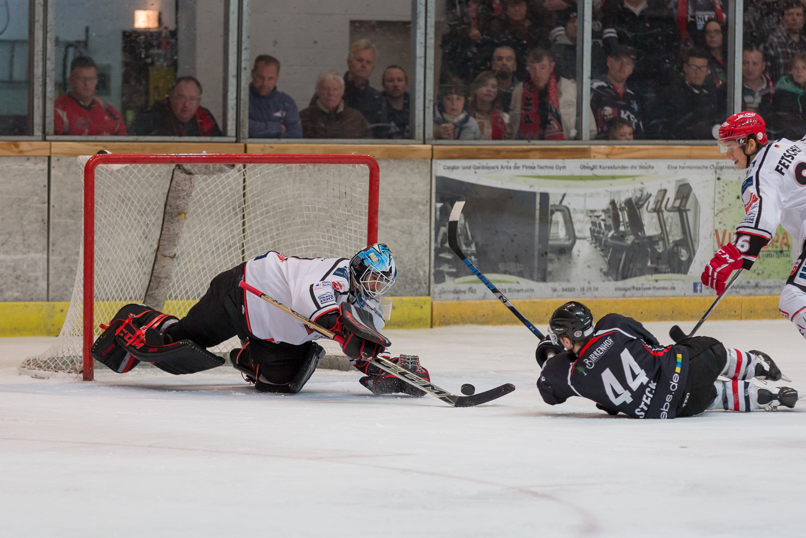 KF 10 SP EHCT06 Rostock Piranhas eol