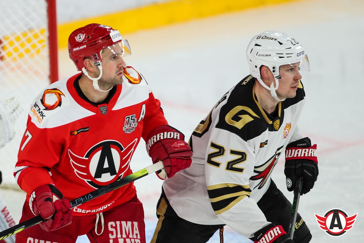 Brooks Macek Avtomobilist 04