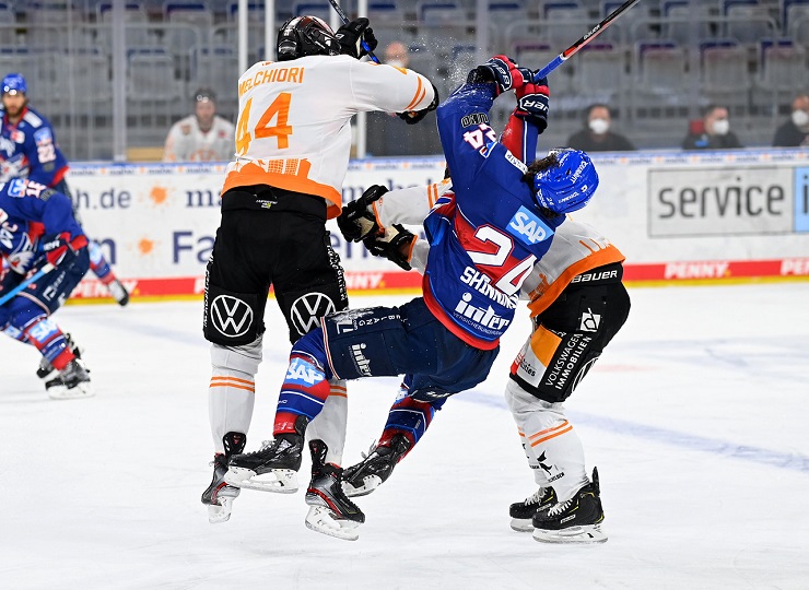 MAN Wolfsburg 260421 City