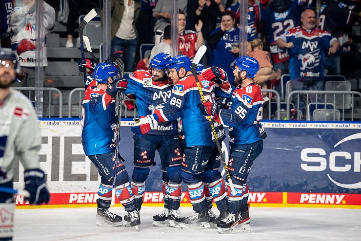 MAN STRAUB 160422 CP