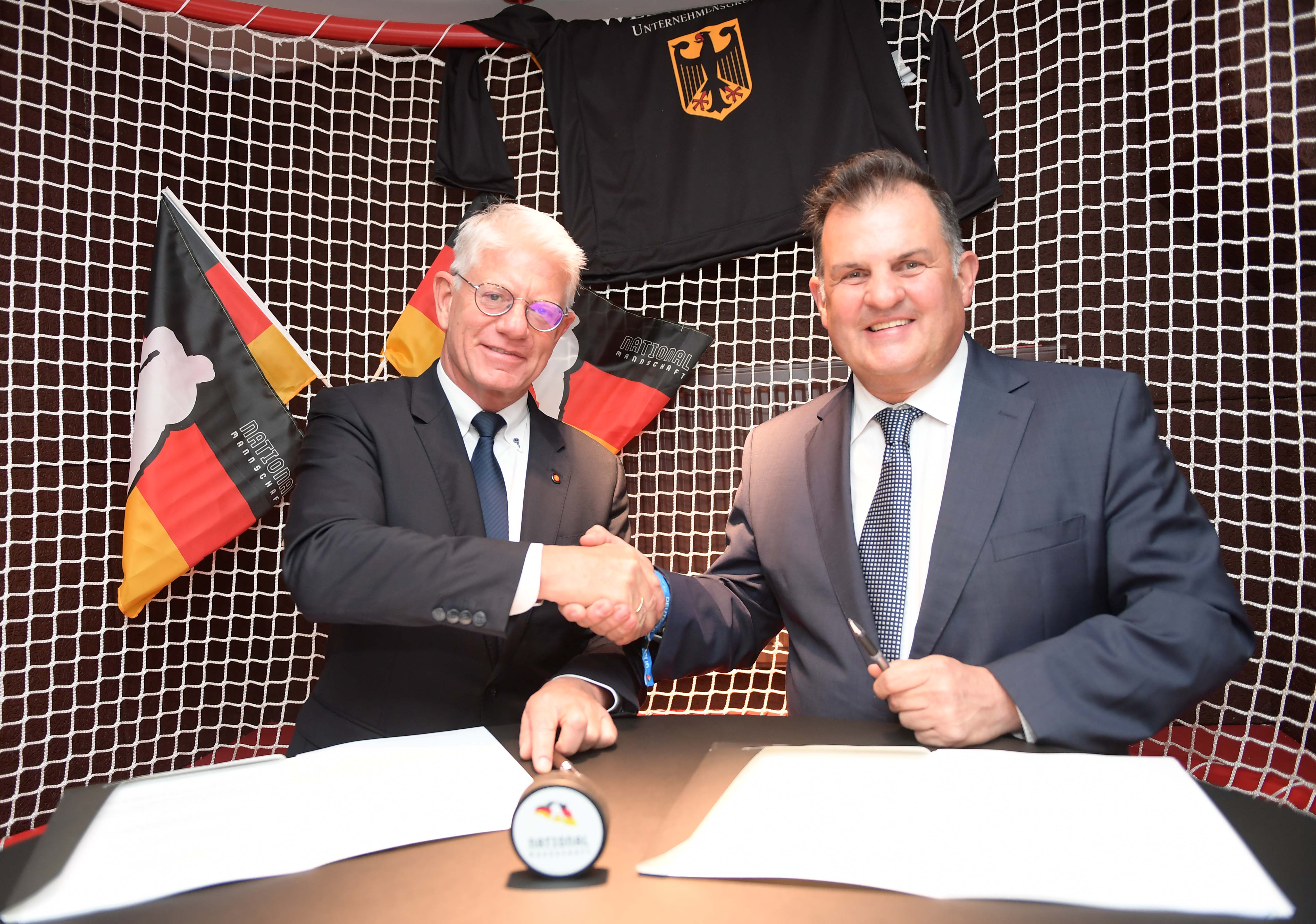 Bild Kooperationsvertrag DEB DEL