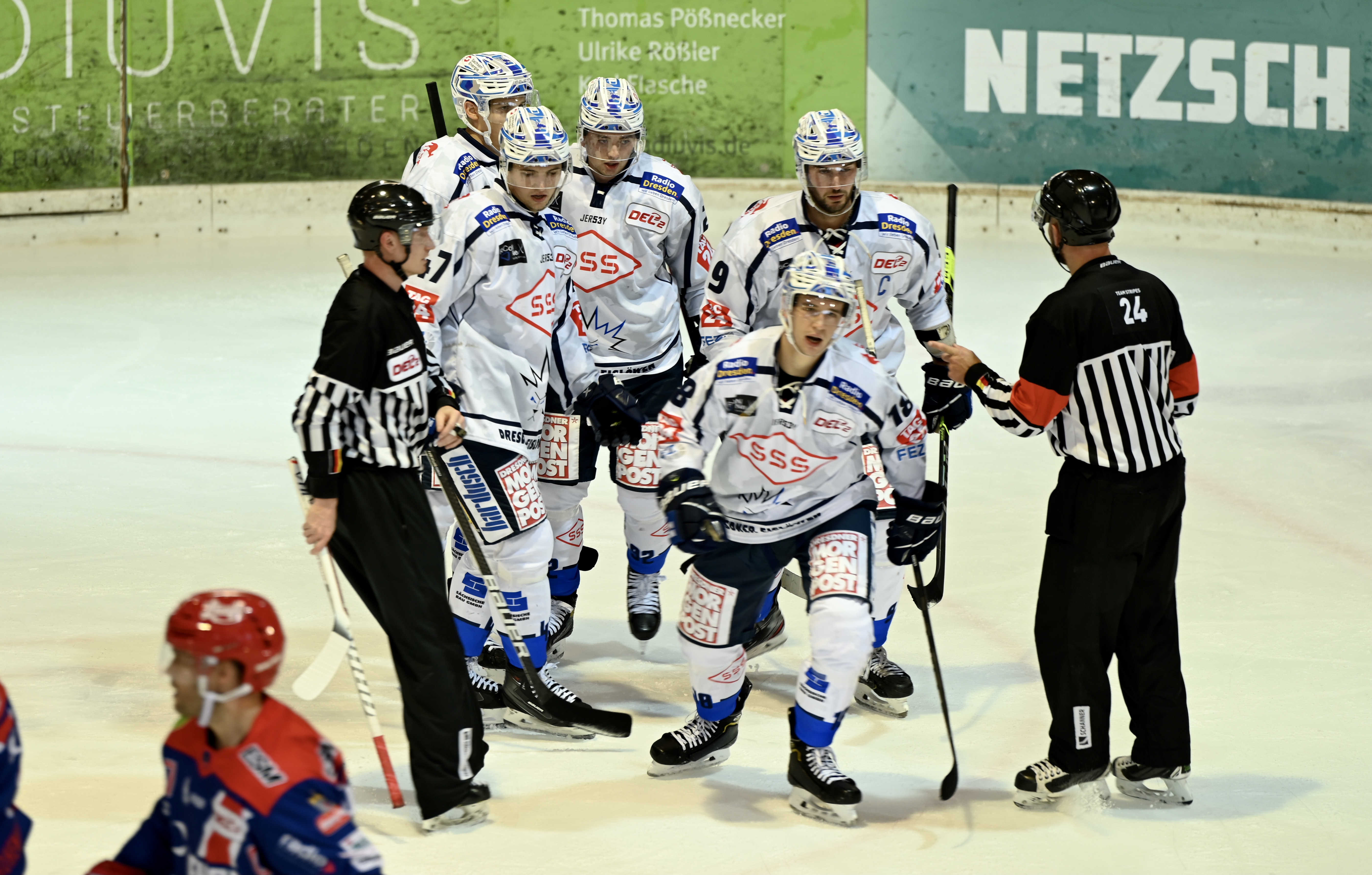 Selb vs Eislöwen Julia Peter Dresdner Eislöwen