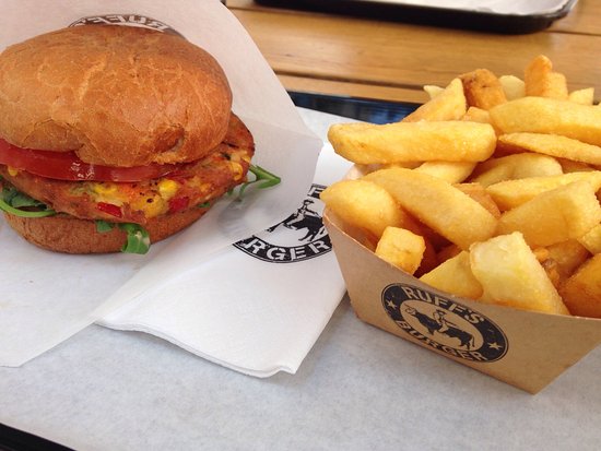 veggie burger with fries