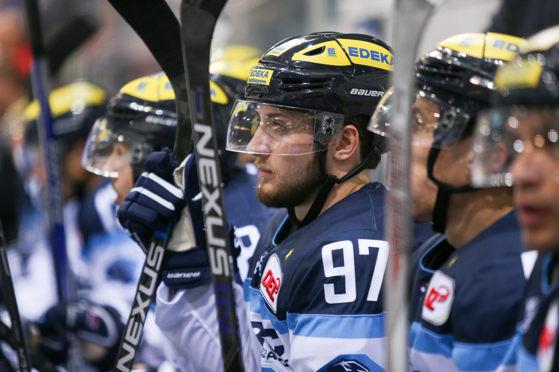 schutz simon jumx7209 i7452tn21920x1200 2 4473