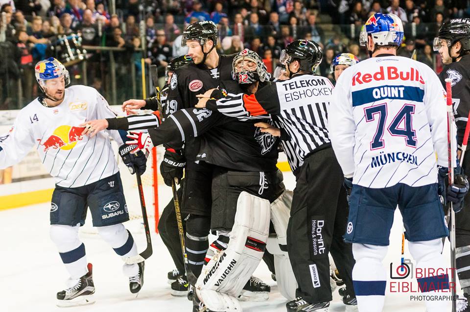 Hart umkämpftes Derby in Nürnberg! Am Ende siegten die Ice Tigers 6:5 n.V! 15284153 1460941047268937 3187750739709933080 n